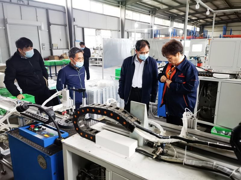 2022年4月14日安陽市工信局副局長閆宇宙一行到公司調研企業轉型升級情況